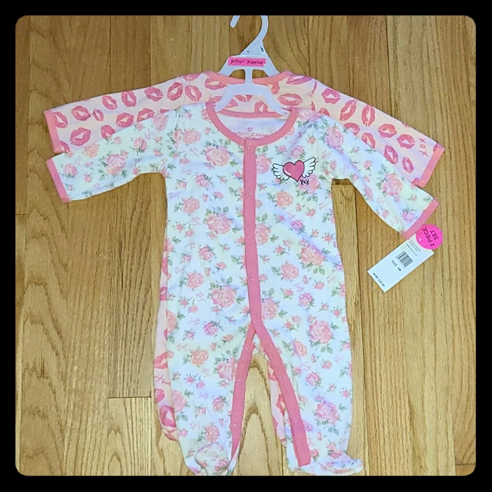 Betsey Johnson 2x Baby Onsies  100% cotton 6months